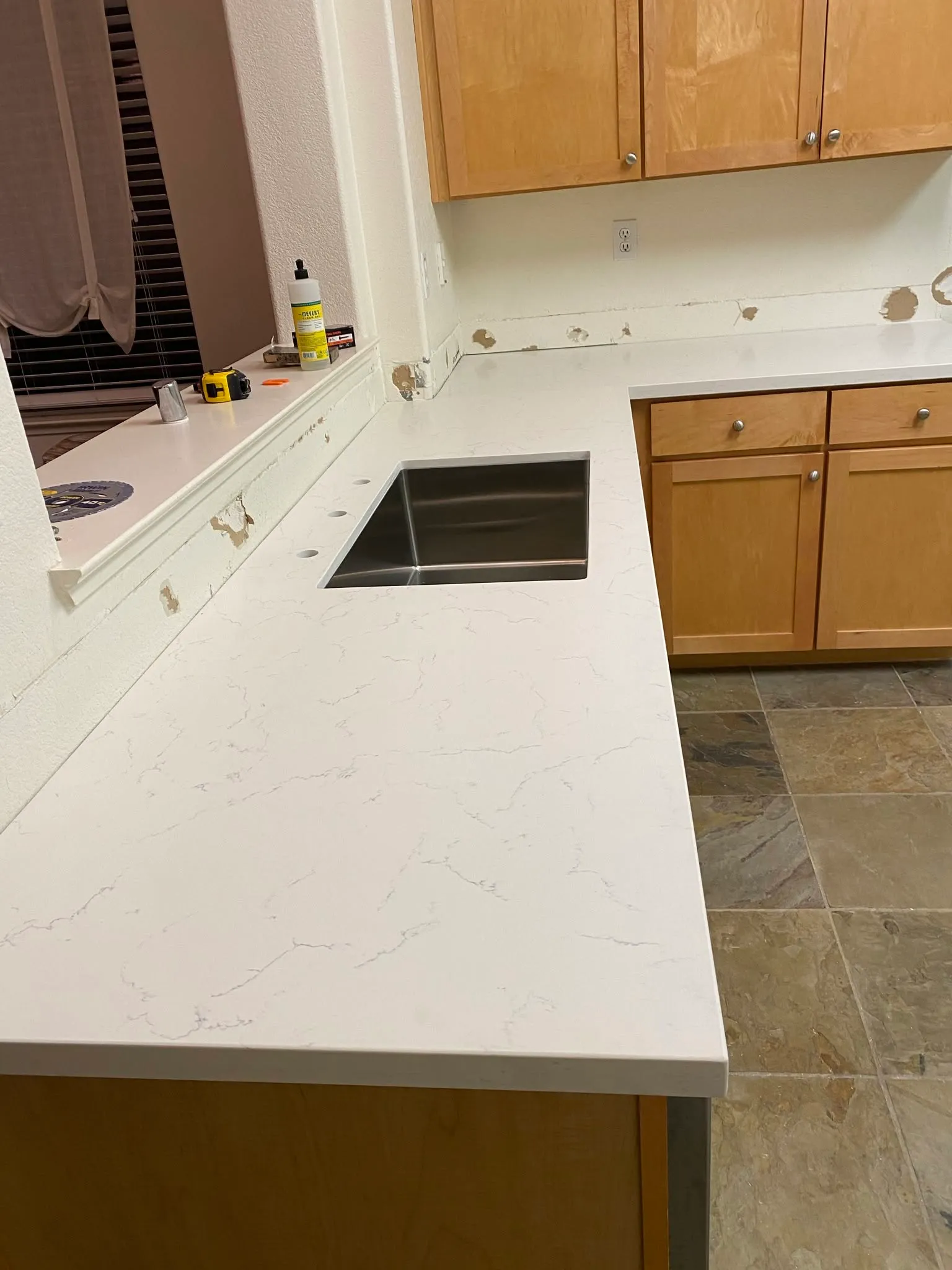 Quartz countertop with an undermount sink installed in a Vallejo kitchen